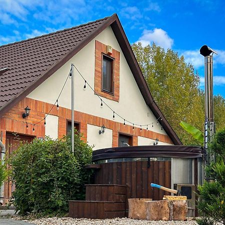 Posteleki Vendeghaz-Nyugalom Szigetei Villa Gyula Exterior photo