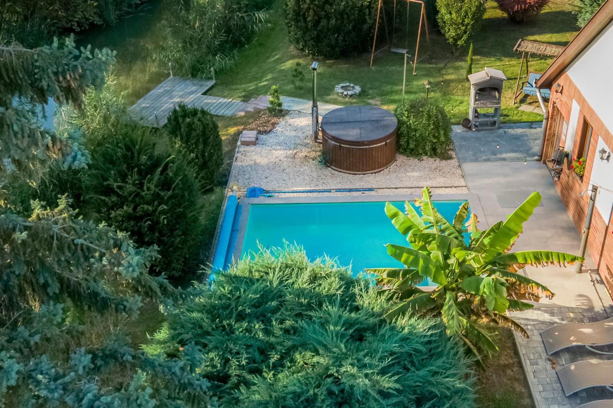 Posteleki Vendeghaz-Nyugalom Szigetei Villa Gyula Exterior photo